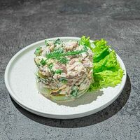 Салат фирменный Шашлычный дом мясной в Шашлычный дом