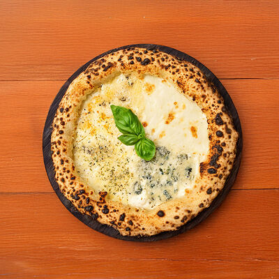 Pizza 4 fromages в The Jungle по цене 9000 ₣