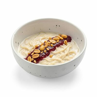 Молочная лапша с малиновым чатни в DoBro Coffee по цене 290 ₽