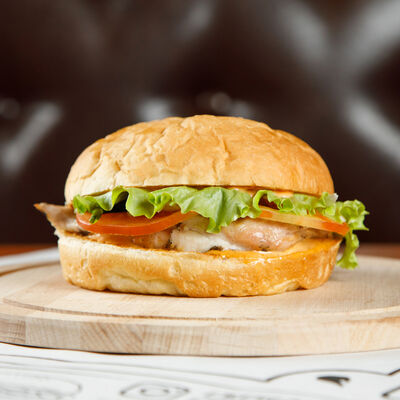 Бургер Чикен карри в МЯСО ЕСТЬ по цене 470 ₽