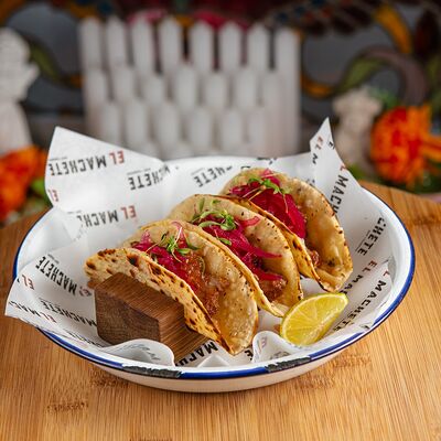 Тако со свининой в El Machete по цене 540 ₽