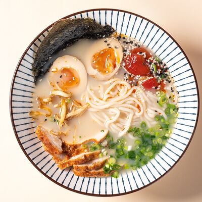 Тори пайтан-рамен в Мастер Ли по цене 575 ₽