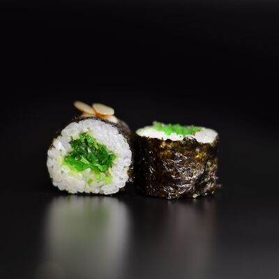 Маки с чукойв Sushi Kent по цене 338 ₽