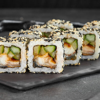Калифорния унаги в кунжуте в Суши мастер по цене 299 ₽
