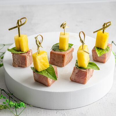 Нежное с тунцом в KanapeFest по цене 3090 ₽