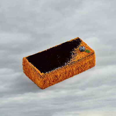 Медовик черничный в Буше по цене 1260 ₽