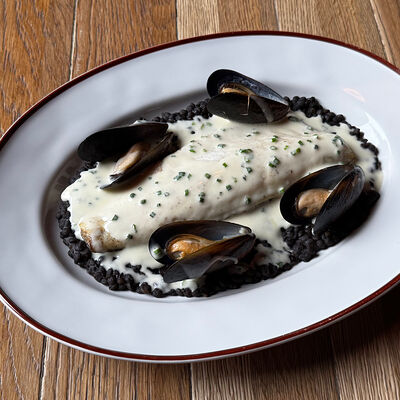 Сибас филе с черной чечевицей в Touché по цене 1700 ₽