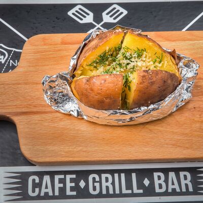 Печеный картофель с пармезаном в BBQ Bar по цене 250 ₽