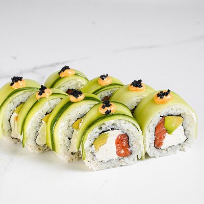 Фреш ролл с лососем в Ёбисан по цене 799 ₽