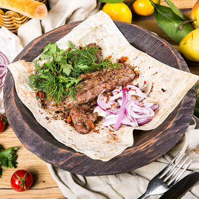 Люля-кебаб из баранины с луком и зеленью в Дади по цене 650