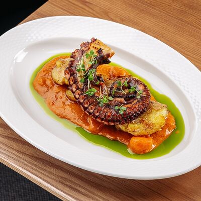 ⁠Осьминог с молодым картофелем в Misto по цене 1890 ₽