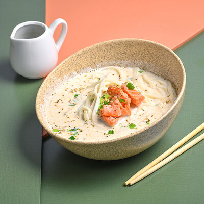 Сливочный суп с лососем в Зебры по цене 590 ₽