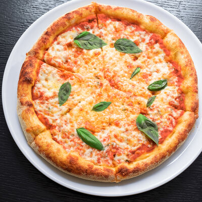 Пицца Маргарита в Бар Италия по цене 510 ₽