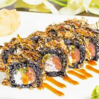 Ролл Сяке кунсей маки в Луиджи & Тосё