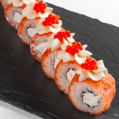 Филадельфия с икрой в Underground Sushi City по цене 950 ₽