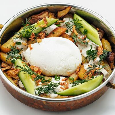 Картофель жаренный с белыми грибами, яйцом пашот в Причал по цене 710 ₽