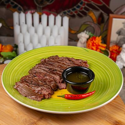 Стейк мачете с соусом чимичурри 300гр в El Machete по цене 1650 ₽