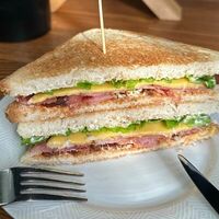 Сэндвич с беконом и вялеными томатами в Сторис