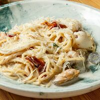Спагетти с морепродуктами в Mikale