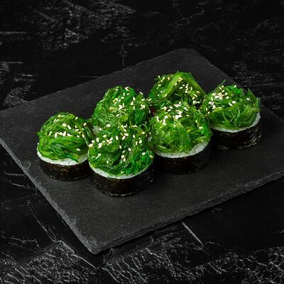 Вегетарианский ролл с чукой в Sushi House по цене 350 ₽