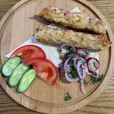 Люля-кебаб из курицы в Вкусно есть по цене 330 ₽