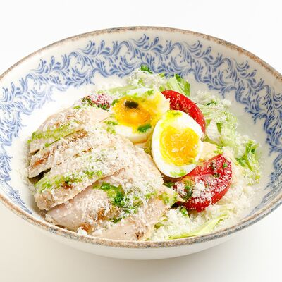 Итальянский салат с цыпленком гриль в Эй, Джованни! по цене 555 ₽