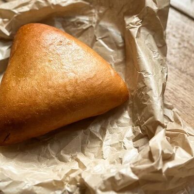 Пирожок с картофелем и грибами в Легенда по цене 100 ₽