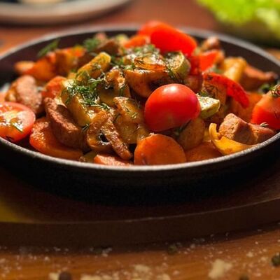 Сковородочка со свининой в Лобстер по цене 589 ₽