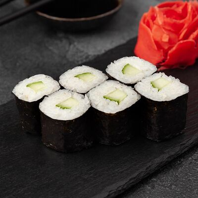 Мини-ролл с огурцом в SushiHit по цене 130 ₽
