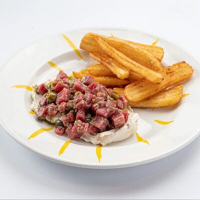 Тартар из говядиныв Барслона по цене 590 ₽