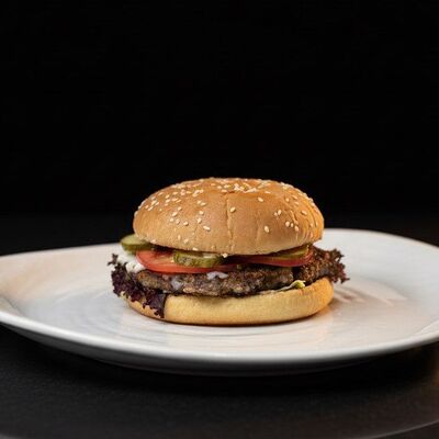 Бургер из говядины в Вартазия по цене 930 ₽