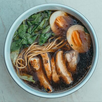 А-ля рамен с куриной грудкой в Freedom BAR по цене 580 ₽