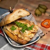 Чизстейк со свининой в Chiller Bar