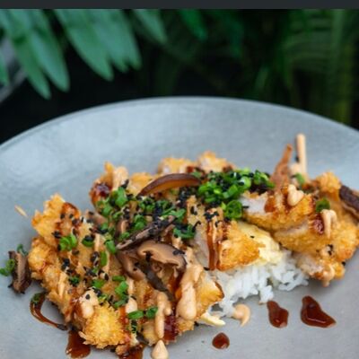 Шницель куриный, рис, терияки в Wine Сonnection по цене 350 ₽