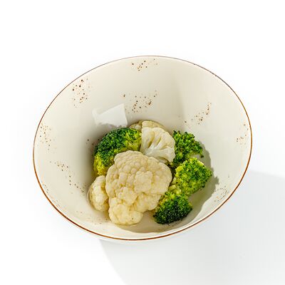 Цветная капуста с брокколи и оливковым маслом в The Brasserie по цене 280 ₽