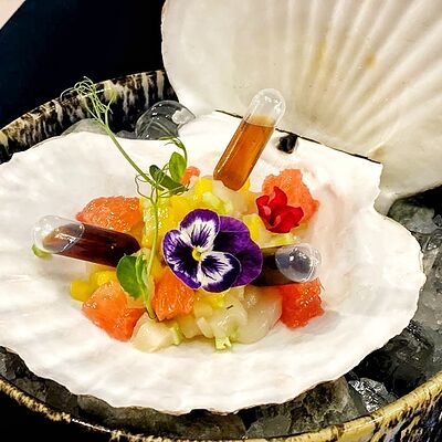 Тартар из гребешка в Oysters по цене 730 ₽