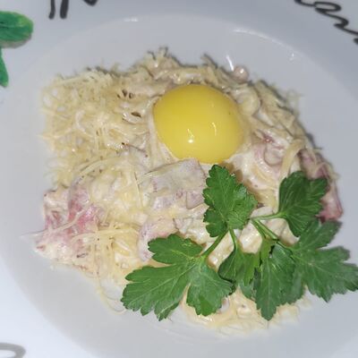 Спагетти Карбонара в Три перца по цене 590 ₽