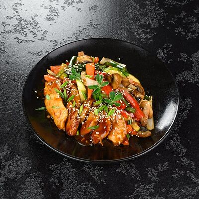 Курица терияки с овощами в Суши Профи по цене 509 ₽