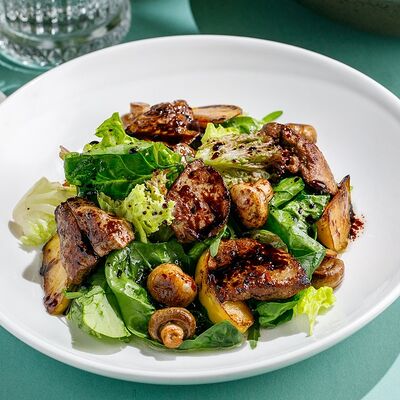 Салат с печенью кролика в Кукумбер по цене 790