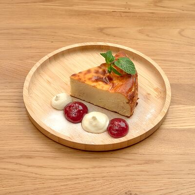 Чизкейк со сладкой сметанойв Местные по цене 750 ₽