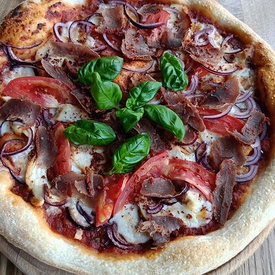 Пицца с бастурмой по-армянски в Дачные сезоны по цене 1100 ₽