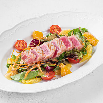 Салат с тунцом на гриле и манго в Волга-Волга по цене 1290 ₽