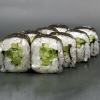 Хосомаки с огурцом в Kami