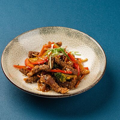 Говядина по-азиатски в Мираж по цене 340 ₽