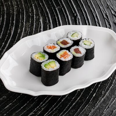 Ролл Тунец в Ginza по цене 1490 ₽