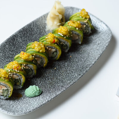 Ролл Краб с авокадо в Under the sea по цене 1090 ₽