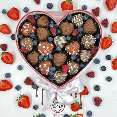 Сердце HappyBerry в Мир клубники в шоколаде по цене 5500 ₽
