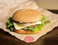 Чикен бургер в Токио