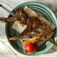 Шашлык из каре барашка в Чайхана Азия Базар