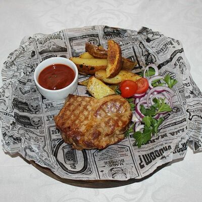 Стейк из cвинoй шеи в Каравелла по цене 520 ₽